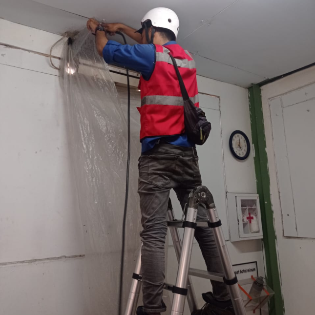 Dokumentasi pekerjaan servis AC CV Barid Indo Teknik 2