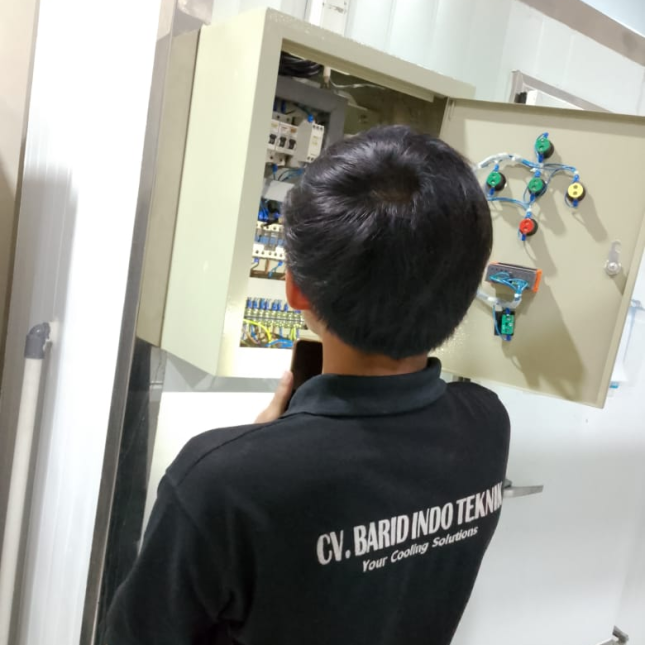 Dokumentasi pekerjaan servis AC CV Barid Indo Teknik 4
